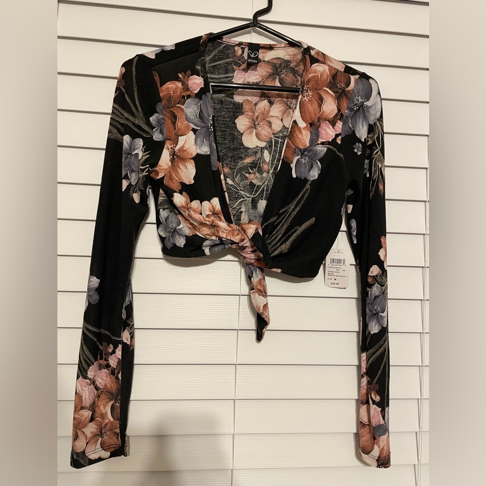 Long Sleeve Floral Front-tie Cropped Top